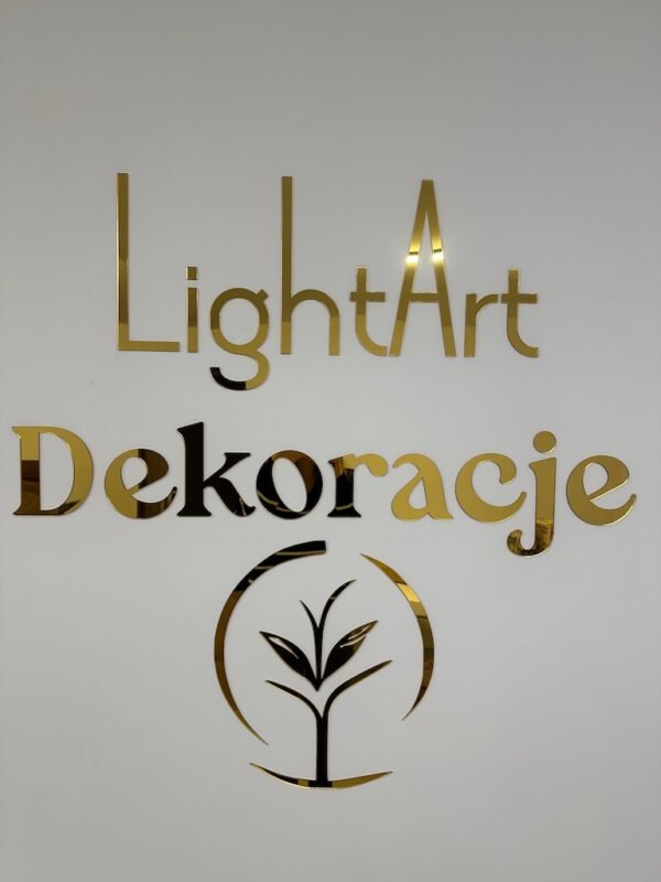 logo plexi na ścianę