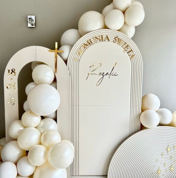 Elegancki Krzyż dekoracyjny na Chrzest i Komunię