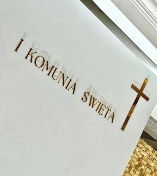 Elegancki Krzyż dekoracyjny na Chrzest i Komunię