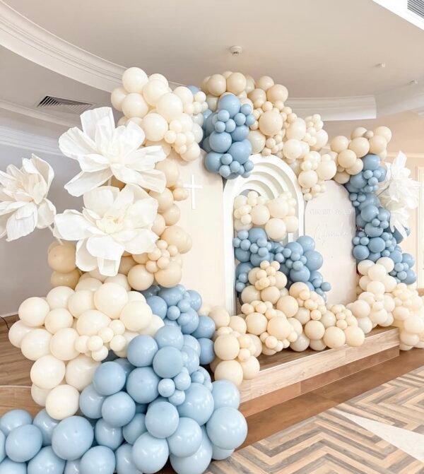 Elegancki Krzyż dekoracyjny na Chrzest i Komunię