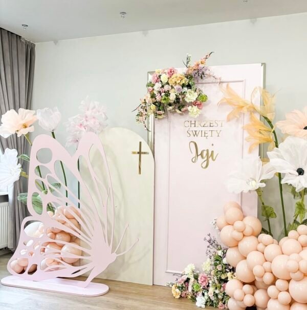 Elegancki Krzyż dekoracyjny na Chrzest i Komunię